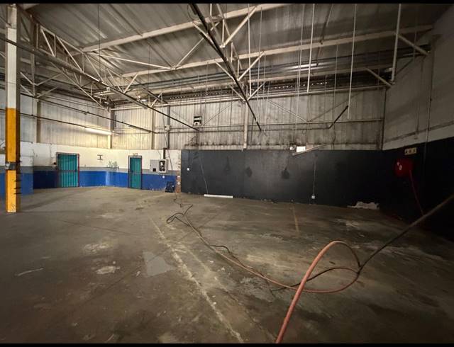 379M² WAREHOUSE TO LET IN HALFWAY HOUSE